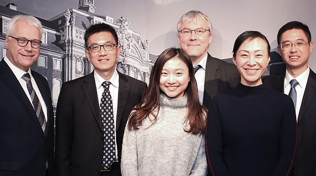 Chinesische Delegation mit deutschem Prof. und Dr.